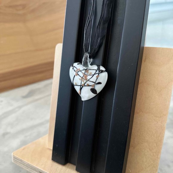 Heart Necklace - Picture 4 of 4